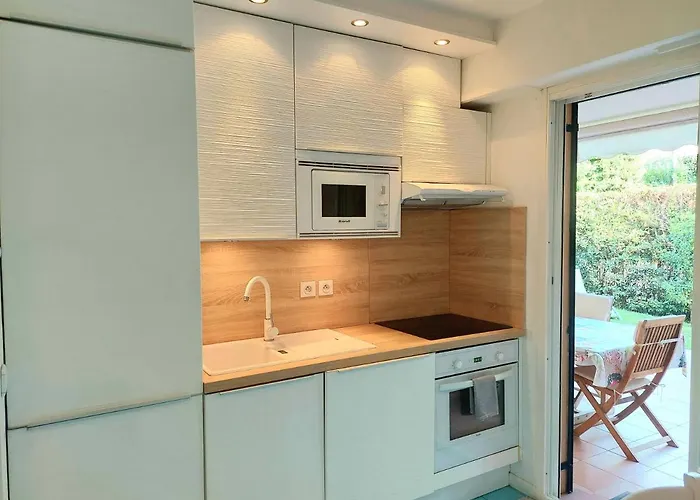 La Salis 3 Chambres, Jardin - 3 Bedrooms * Antibes