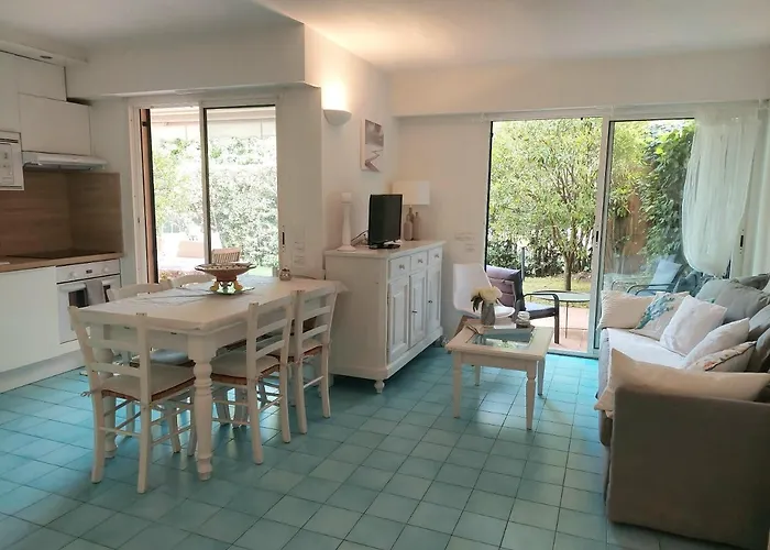 Apartamento La Salis 3 Chambres, Jardin - 3 Bedrooms Antibes
